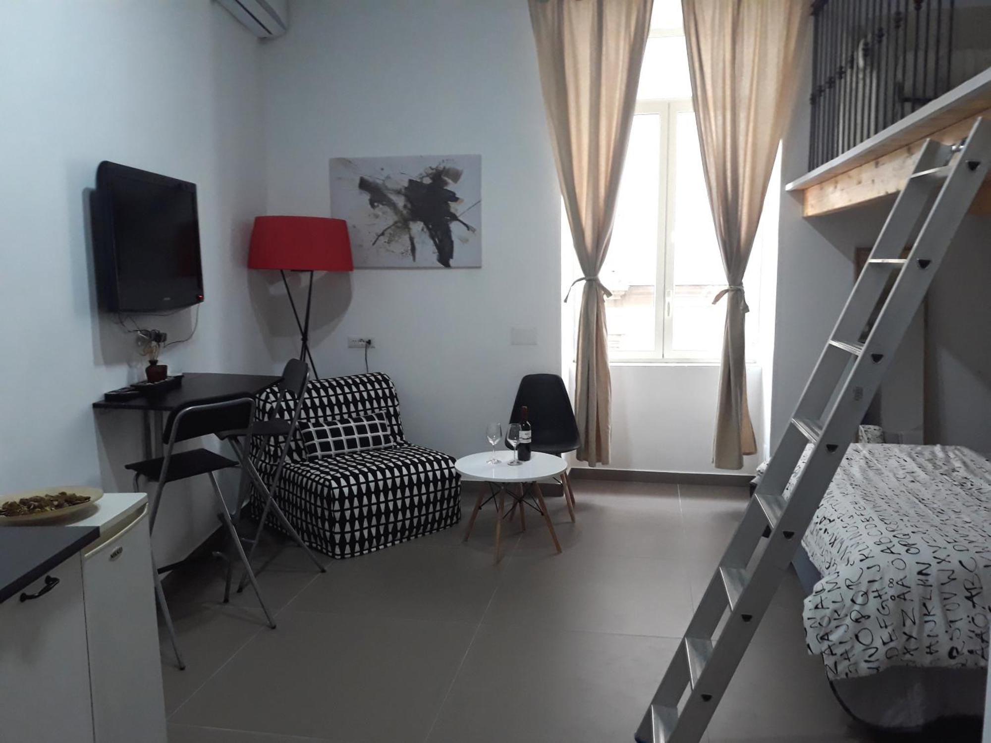 Center Naples